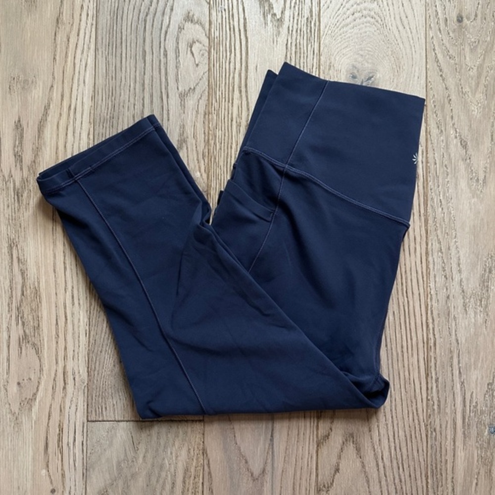 Athleta Salutation Stash Pocket II Capri Leggings Sz L Large Midnight Blue